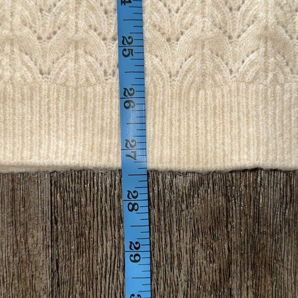 Chico's Drama Cable Pullover V-neck Sweater Oatmeal - Picture 14 of 14